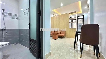 1 PHÒNG NGỦ 35m2  CÓ BAN CÔNG THANG MÁY NGAY TOÀ NHÀ VIETELL