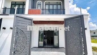 Nhà Lầu Chính Chủ Hoàn Công Phước Tân Đối Diện Sân Golf Long Thành