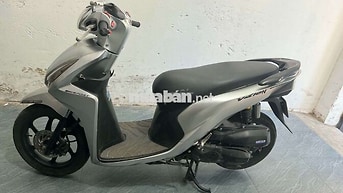 Honda Vision 2017 màu bạc