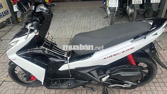 Honda Air Blade 2013 màu trắng đen