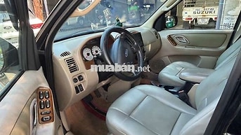 Ford Escape SUV 5 chỗ màu đen