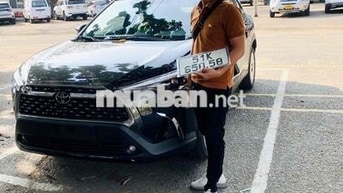 TOYOTA COROLLA CROSS 2022 50.000 KM ĐEN