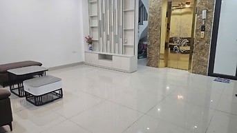 Cho thuê nhà 6 tầng thang máy Vũ Tông Phan, Thanh Xuân. Giá: 18t