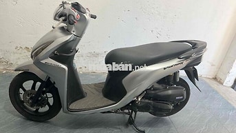 Honda Vision màu Bạc