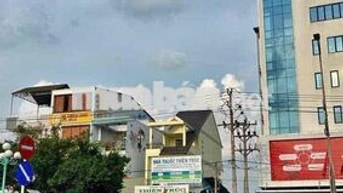 Cần CHO THUÊ NHÀ NGUYÊN CĂN MẶT TIỀN QUỐC LỘ 1A – TP. TÂN AN