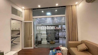 CHO THUÊ NHÀ LA THÀNH 40m2x5T, MỚI, ĐẸP, FULL NỘI THẤT