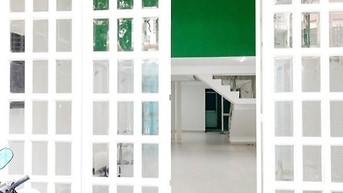 Nhà mặt tiền . Hẻm xe hơi 4PN6VS 3 lầu 1 sân thượng giấy tờ hợp lệ 