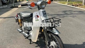 Honda Super Cub Xám trắng