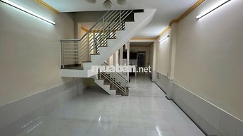 Cho thuê nhà  mới DT:4x10 giá 9tr/thg lầu ,HBP,TĐ