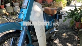 Honda Cub 82 màu xanh dương