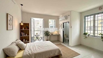 Căn hộ mini có ban công siêu thoáng Full NY đường Trần Hưng Đạo Quận 5
