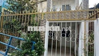 Chính chủ cho thuê nhà có sân vườn nhỏ ngay bình thạnh