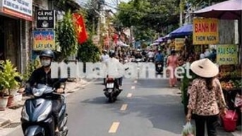 NHÀ MẶT TIỀN 2 TẦNG CẦN BÁN GẤP SONG HÀNH NHÀ VUÔNG MTKD ĐỈNH