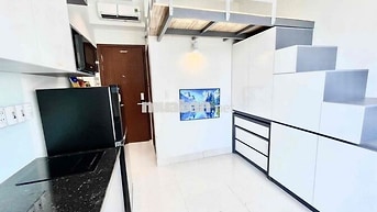 DUPLEX CỬA SỔ LỚN – TRUNG TÂM QUẬN 1 ✨  • Thiết kế: Dạng Duplex gác