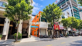 Góc 2MT  - Sát Chợ Bến Thánh - Quận 1 