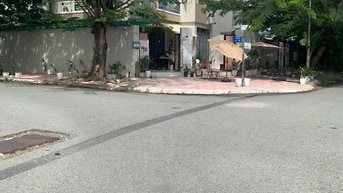 Bán gấp nhà phố KDC 13E Intreco nằm sau trường Đại học Văn hiến. 5x20 