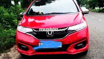 Honda Jazz 5 chỗ Xăng Tự động màu Đỏ