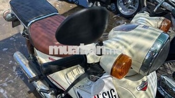 Honda Cub 50 Trắng kem