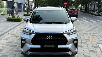 Toyota Veloz 2022 CVT Bạc 7 chỗ