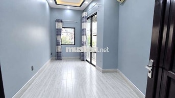 NHÀ 2 PHÒNG MÁY LẠNH CÁCH MẠNG THÁNG 8