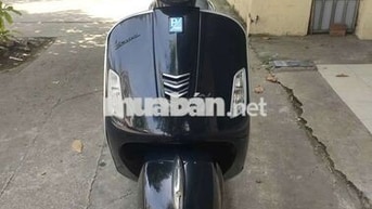 Piaggio Vespa GTS màu đen