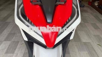 Honda Vario 150 màu trắng đỏ