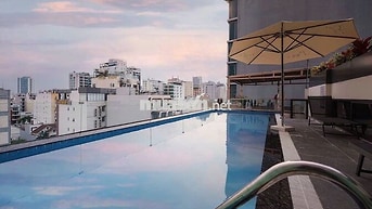 TRỐNG SẴN Căn Hộ 1BR - HỒ BƠI, Giặt Sấy, Xe Điện - Gần Biển Mỹ Khê