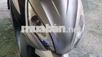 Honda Vision màu bạc