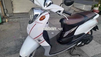 Yamaha Mio Classico 2011 trắng nâu thành phố