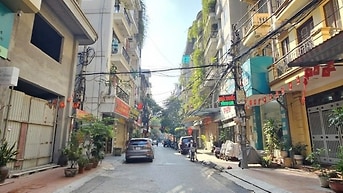 Bán nhà phân lô Pháo Đài Láng ngõ to như phố. Dt 56m2, 6t, mt 4m.