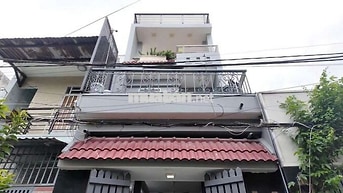 Cần Bán gẩp nhà PTTN.gần chợ lạc quan.DT 4x17 .1 trệt 2lầu 4PN 3WS 