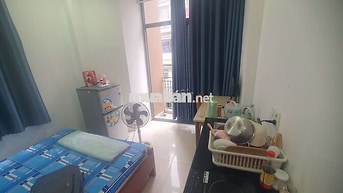 Cần pass phòng ban công sát Công Viên Gia Định