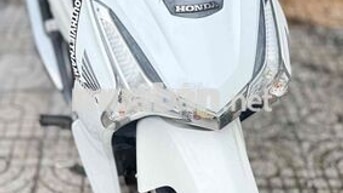 Honda Future 125 2018 màu trắng