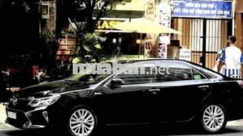 Toyota Camry 2018 5 chỗ Đen