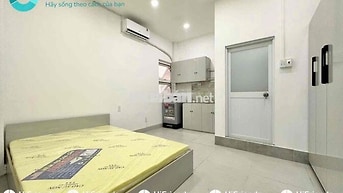 TRỐNG LẠI CĂN HỘ CỬA SỔ TRỜI MÁY GIẶT RIÊNG NGAY LÊ VĂN SỸ