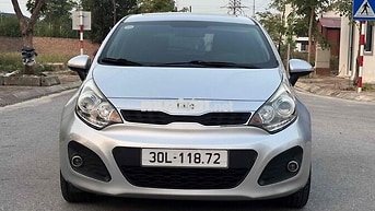 Kia Rio Hatchback Bạc 5 chỗ Tự động