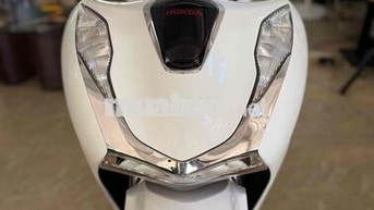 Honda SH 125 màu trắng