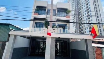 Nhà SHR mới 100% Trần Đại Nghĩa có sân sau thoáng