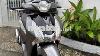 Honda SH 150 xám titan