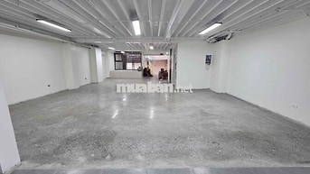 Tầng 1 (MBKD, VP) -  Vũ Ngọc Phan, Láng Hạ 180m2 sử dụng 140m2 giá 2