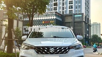 Suzuki Ertiga 2023 Hybrid Trắng 7 chỗ
