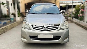 Toyota Innova 2011 2.0G 128.000 km Bạc