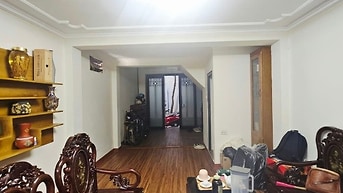 Nhà phân lô ô tô phố Hào Nam 3 thoáng, dt 40m2, 5t, mt 4m.