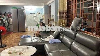 Bán nhà nguyên căn ( có 1 nhà, 1 kiot, 11 phòng trọ)