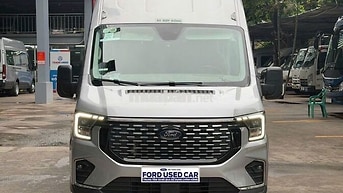 Ford Transit 2025 18 chỗ 39.000km Bạc