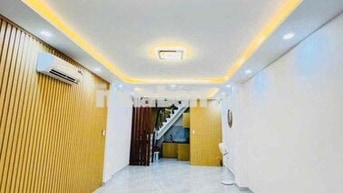 Cho thuê nhà mặt tiền Trần Phú Quận 5 - 40m2 2 Tầng - tiện kinh doanh