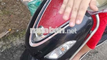 Xe máy SYM Attila màu đen đỏ