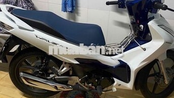 Honda Wave 125i 2024 màu trắng xanh