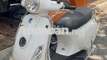 Piaggio Vespa ie LX 150 2012 Trắng