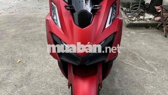 Honda Vario 160 2023 màu đỏ, xe đẹp máy zin êm